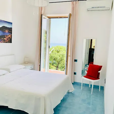 La Casa Di Elena Vietri sul Mare