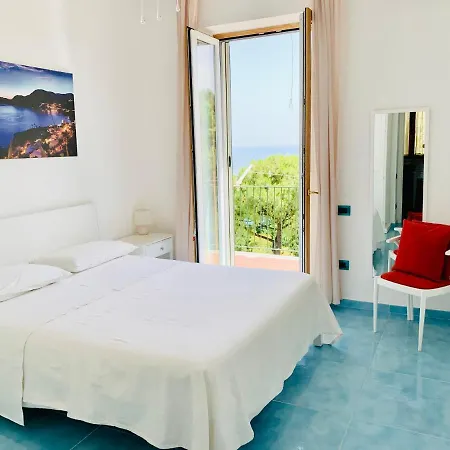 La Casa Di Elena Holiday home